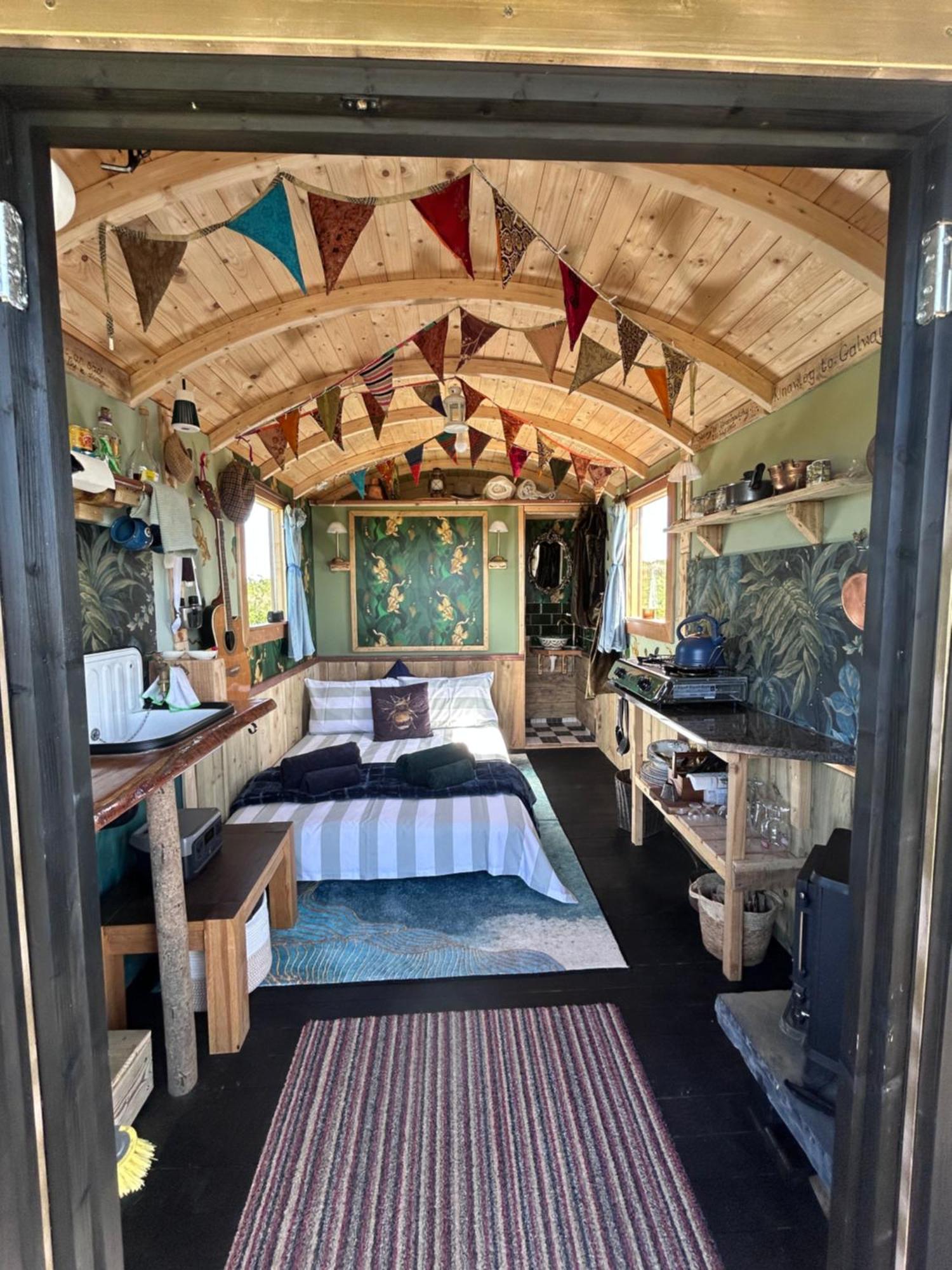 The Creevy Cabin Ballure 部屋 写真