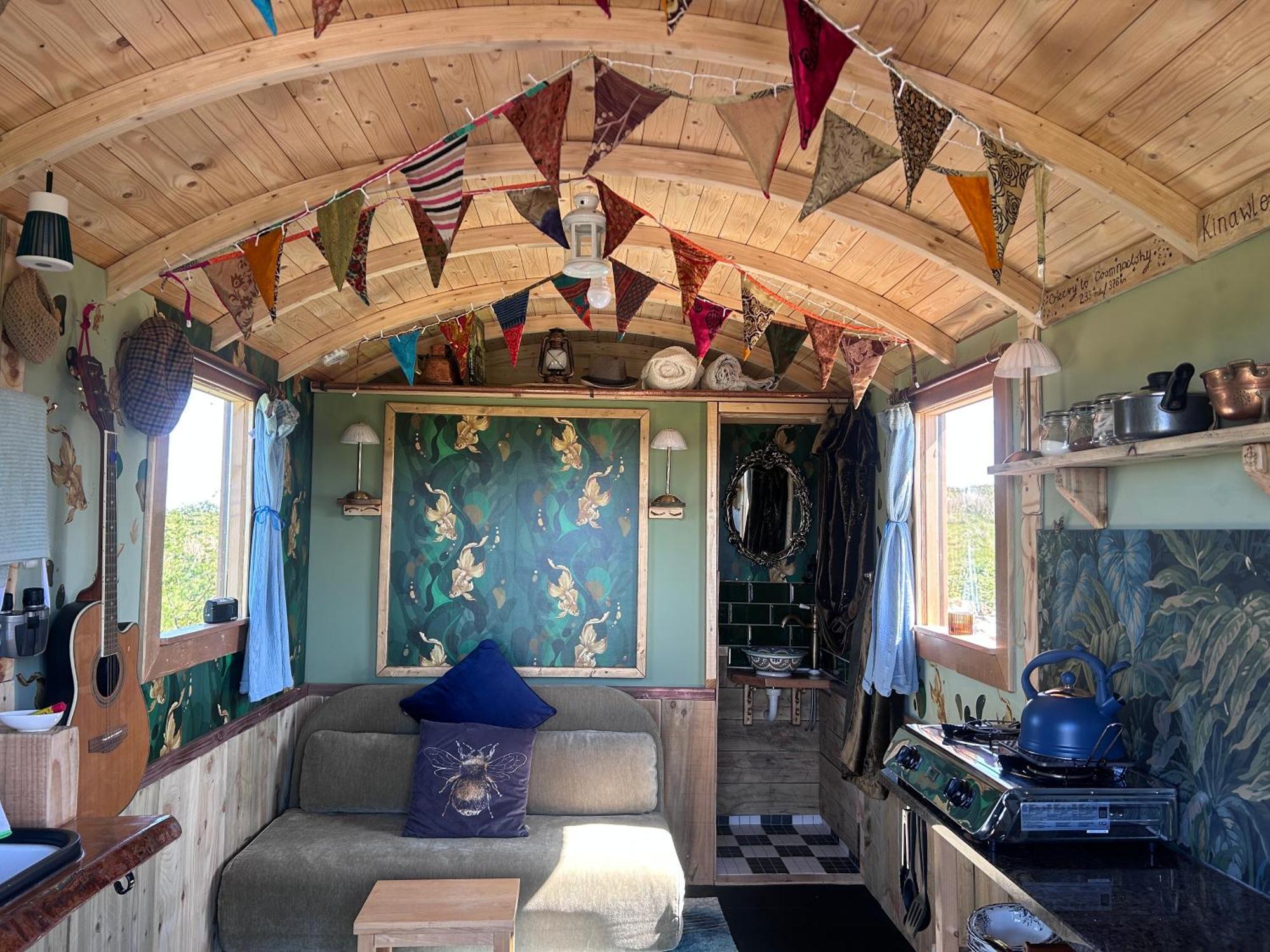 The Creevy Cabin Ballure 部屋 写真